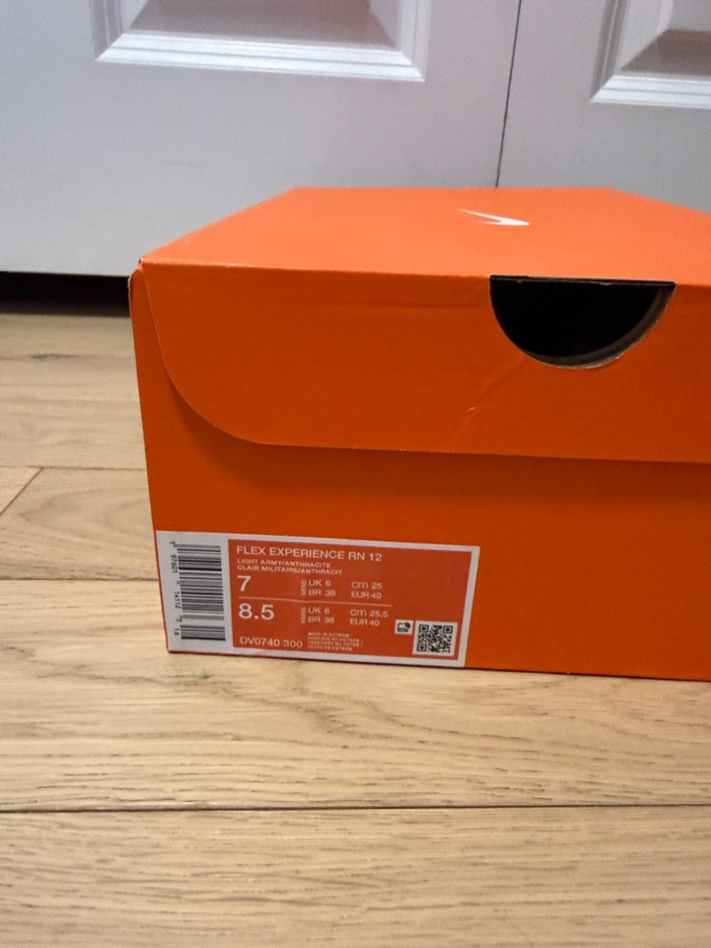 NEW IN BOX Nike Flex Experience Run 2 size men’s 7 women’s 8.5 - Picture 4 of 5